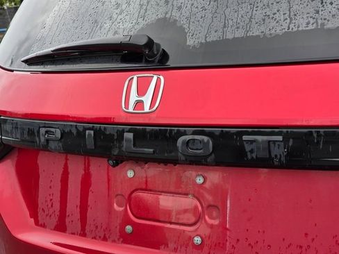 Certified 2024 Honda Pilot Touring image 11