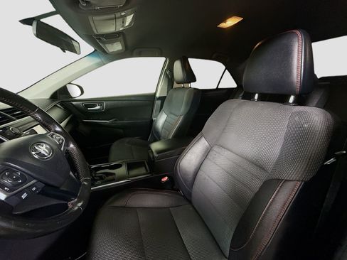 Used 2016 Toyota Camry SE image 21