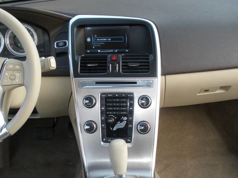 Used 2012 Volvo XC60 3.2 image 37