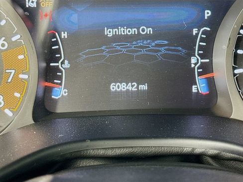 Used 2024 Jeep Compass Latitude AWD/4WD image 13