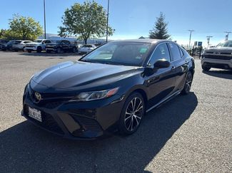 Used 2019 Toyota Camry SE FWD video 1