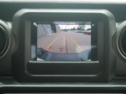 Used 2023 Jeep Gladiator Sport AWD/4WD image 5