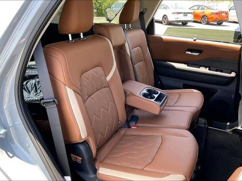 New 2026 Nissan Pathfinder Platinum FWD image 15