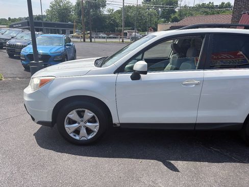Used 2014 Subaru Forester 2.5i Limited w/ Popular Package #1 AWD/4WD image 10
