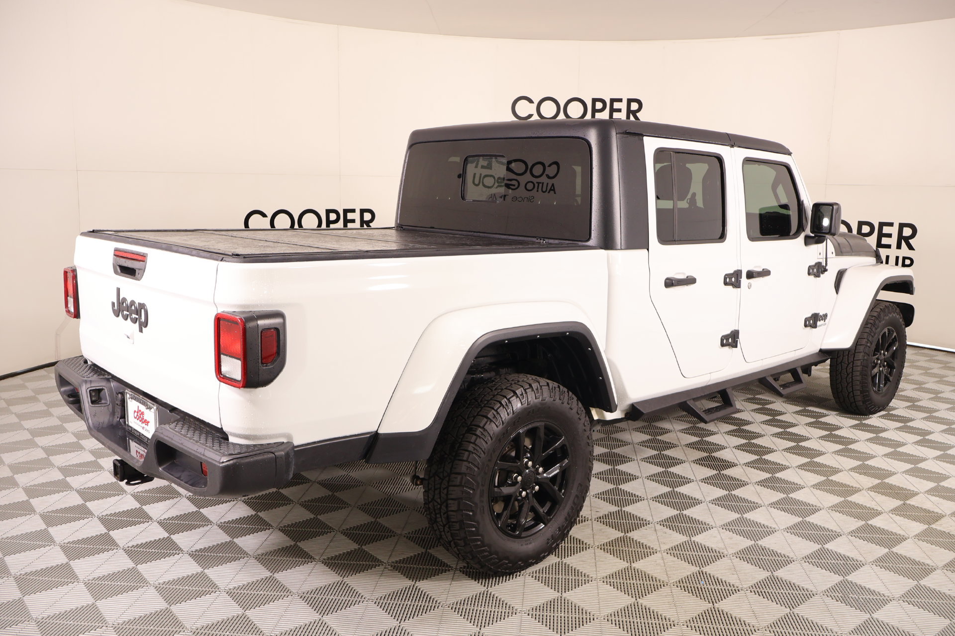 Used 2022 Jeep Gladiator Sport AWD/4WD image 19