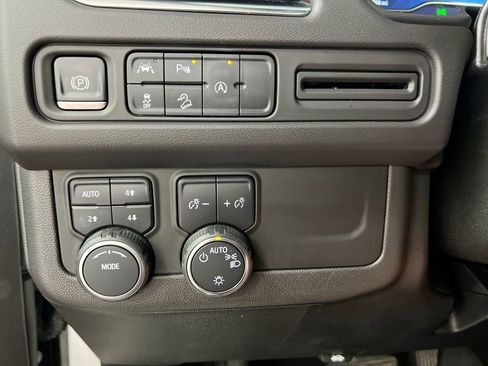 Used 2023 Chevrolet Tahoe Z71 AWD/4WD image 18