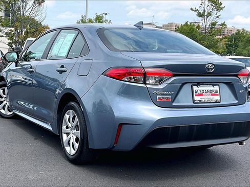 Used 2025 Toyota Corolla LE FWD image 11