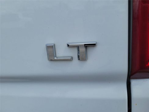 Used 2024 Chevrolet Silverado 1500 LT AWD/4WD image 8