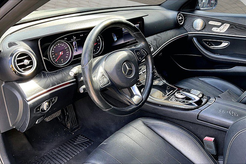 Used 2017 Mercedes-Benz E 300 image 10