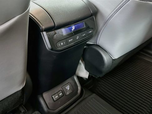 Used 2022 Toyota Highlander Bronze Edition AWD/4WD image 26