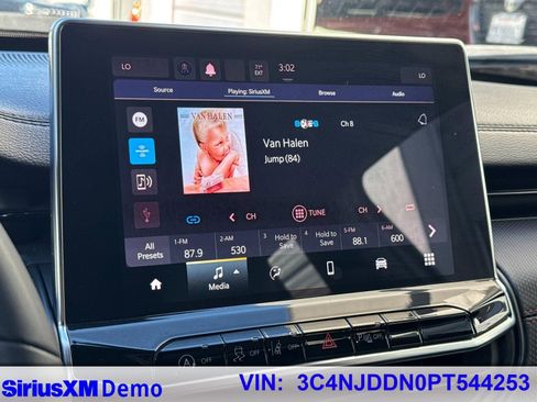 Used 2023 Jeep Compass Trailhawk image 28