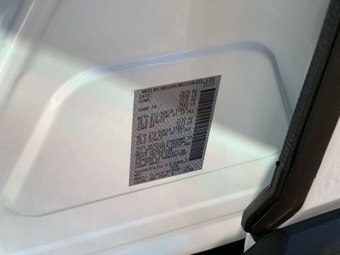 Used 2025 Nissan Pathfinder SL w/ Black Appearance Package FWD image 33