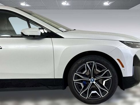 Used 2025 BMW iX M60 image 36