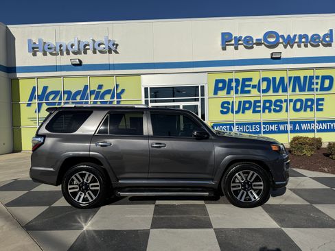 Used 2017 Toyota 4Runner Limited image 2