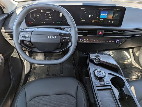 Certified 2025 Kia EV6 Light AWD/4WD image 20