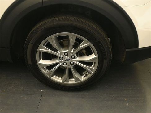 Certified 2023 Ford Explorer Limited w/ Equipment Group 301A image 9