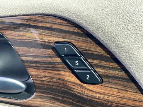 Used 2021 Chrysler Pacifica Limited image 29