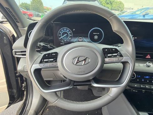 Used 2023 Hyundai Elantra SEL w/ Convenience Package FWD image 23