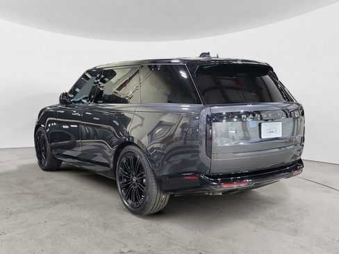 New 2025 Land Rover Range Rover Long Wheelbase SE image 3