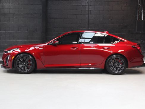 Used 2024 Cadillac CT5 V Blackwing w/ Carbon Fiber Package 2 RWD image 3