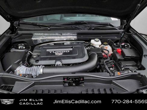 Certified 2025 Cadillac XT4 Premium Luxury FWD image 33