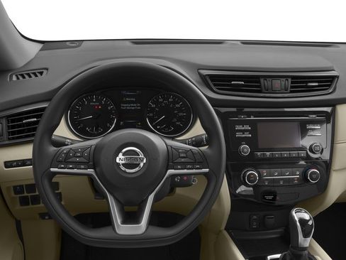 Used 2018 Nissan Rogue SV w/ Premium Package FWD image 4
