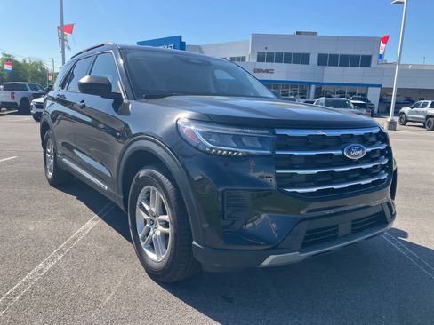 Used 2025 Ford Explorer Active RWD image 1