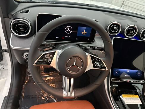 Used 2025 Mercedes-Benz C 300 Sedan image 10