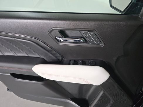 Used 2025 GMC Canyon AT4 w/ AT4X Package image 37