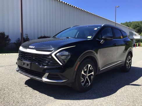 Used 2023 Kia Sportage EX AWD/4WD image 3