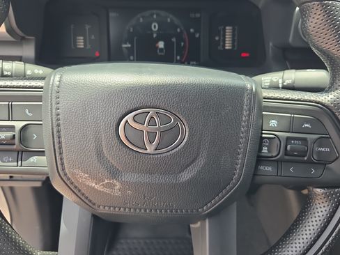 Certified 2026 Toyota Tacoma SR5 AWD/4WD image 18