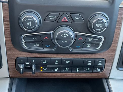 Used 2015 RAM 1500 Laramie w/ Convenience Group AWD/4WD image 22