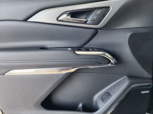 New 2026 Chevrolet Traverse LT w/ Enhanced Driving Package image 11