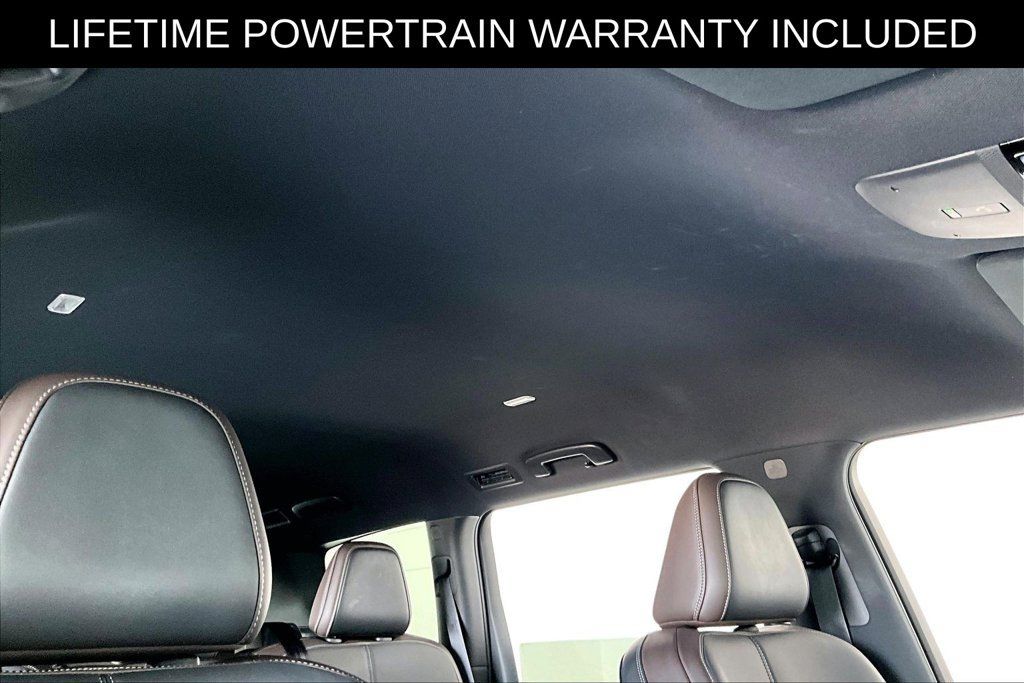 Used 2025 Nissan Armada SL AWD/4WD image 21