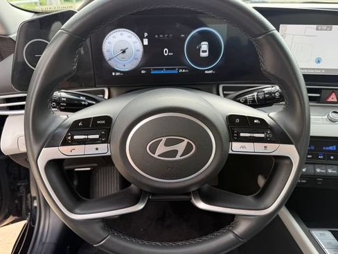 Used 2024 Hyundai Elantra Limited FWD image 13