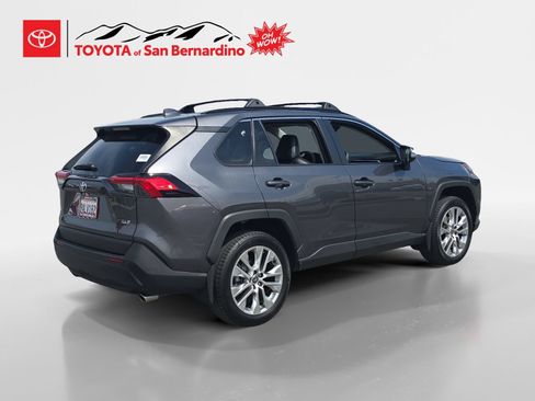 Certified 2022 Toyota RAV4 XLE Premium FWD image 5