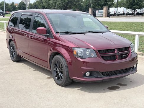 Used 2020 Dodge Grand Caravan GT FWD image 1