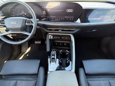 Certified 2025 Audi Q5 Prestige AWD/4WD image 18