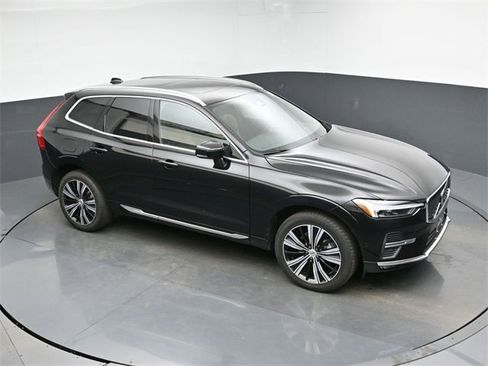 Used 2023 Volvo XC60 B5 Plus w/ Climate Package image 9