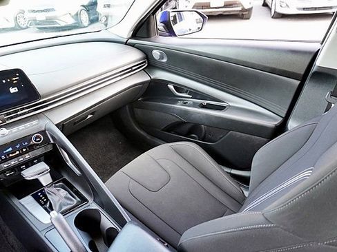 Certified 2024 Hyundai Elantra SEL FWD image 19