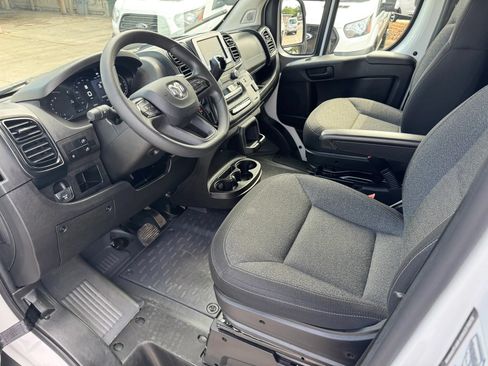 Used 2025 RAM ProMaster 2500 w/ U-Haul Equipment Group FWD image 26