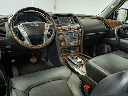Used 2017 INFINITI QX80 4WD w/ Driver Assistance Package image 33