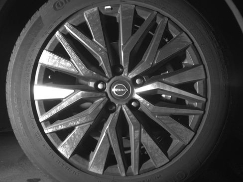 Used 2025 Nissan Altima 2.5 SV FWD image 13