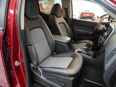 Used 2018 Chevrolet Colorado Z71 AWD/4WD image 23