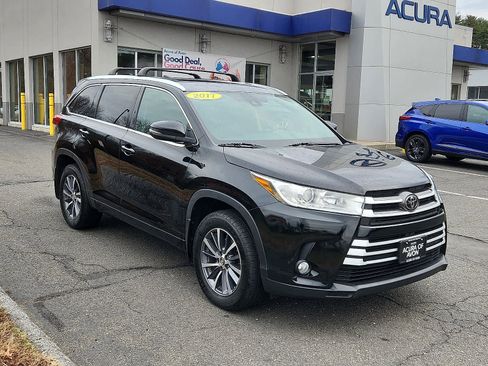 Used 2017 Toyota Highlander XLE image 4