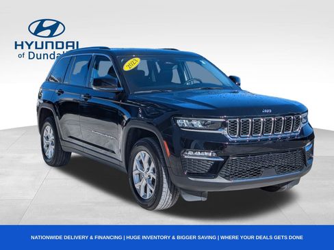 Used 2023 Jeep Grand Cherokee Limited image 3