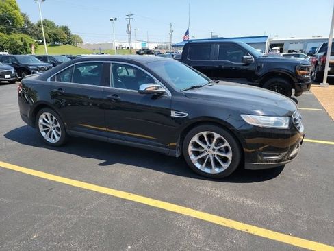 Used 2018 Ford Taurus Limited AWD/4WD image 6