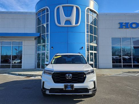 Used 2023 Honda Pilot Elite image 2