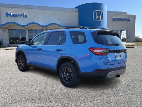 New 2025 Honda Pilot TrailSport image 3