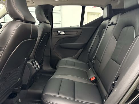 Certified 2023 Volvo XC40 B5 Plus w/ Protection Package Premier AWD/4WD image 22